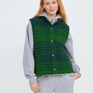Aritzia TNA Bancroft Fleece Plaid Puffer Vest